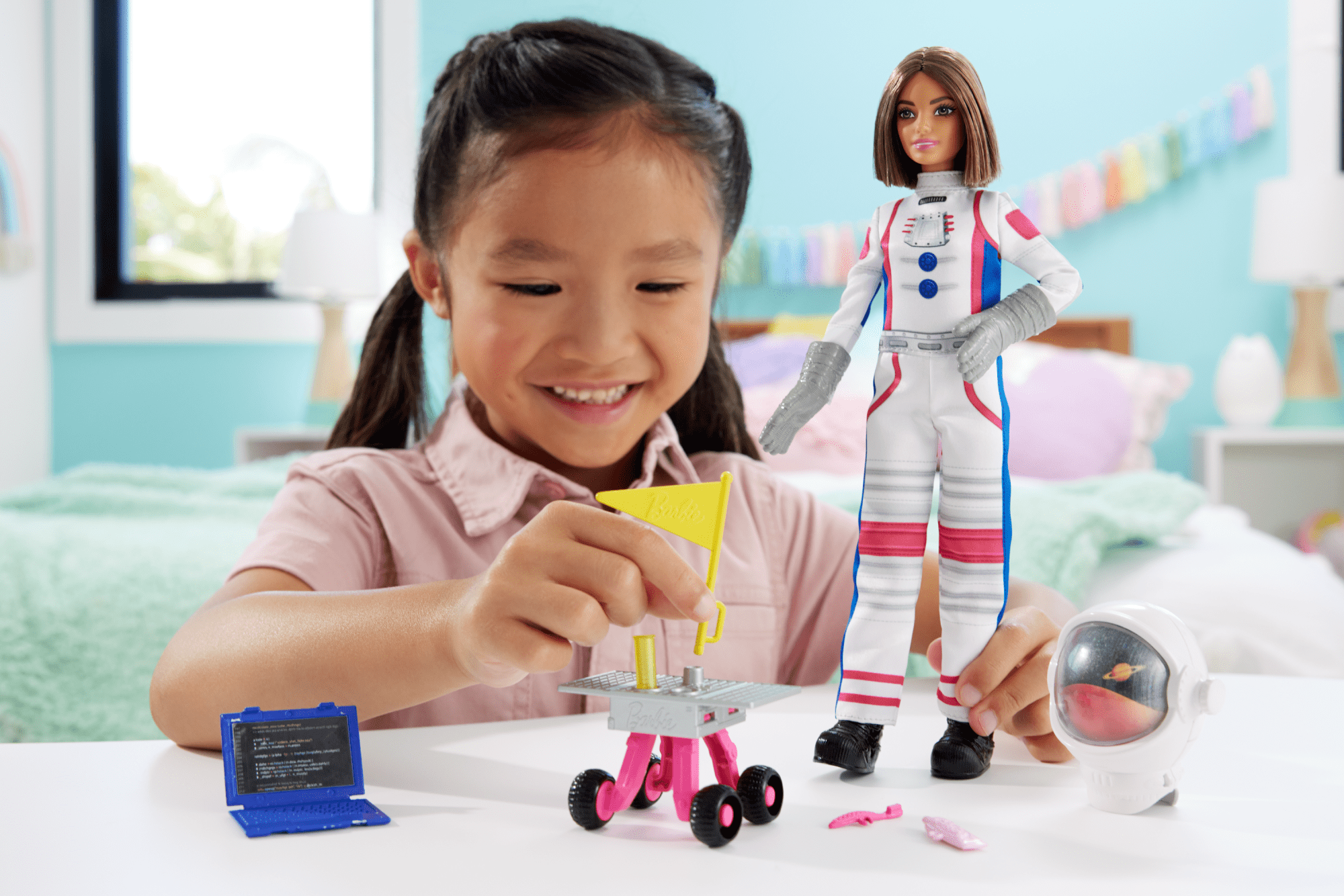 Barbie astronaute shop