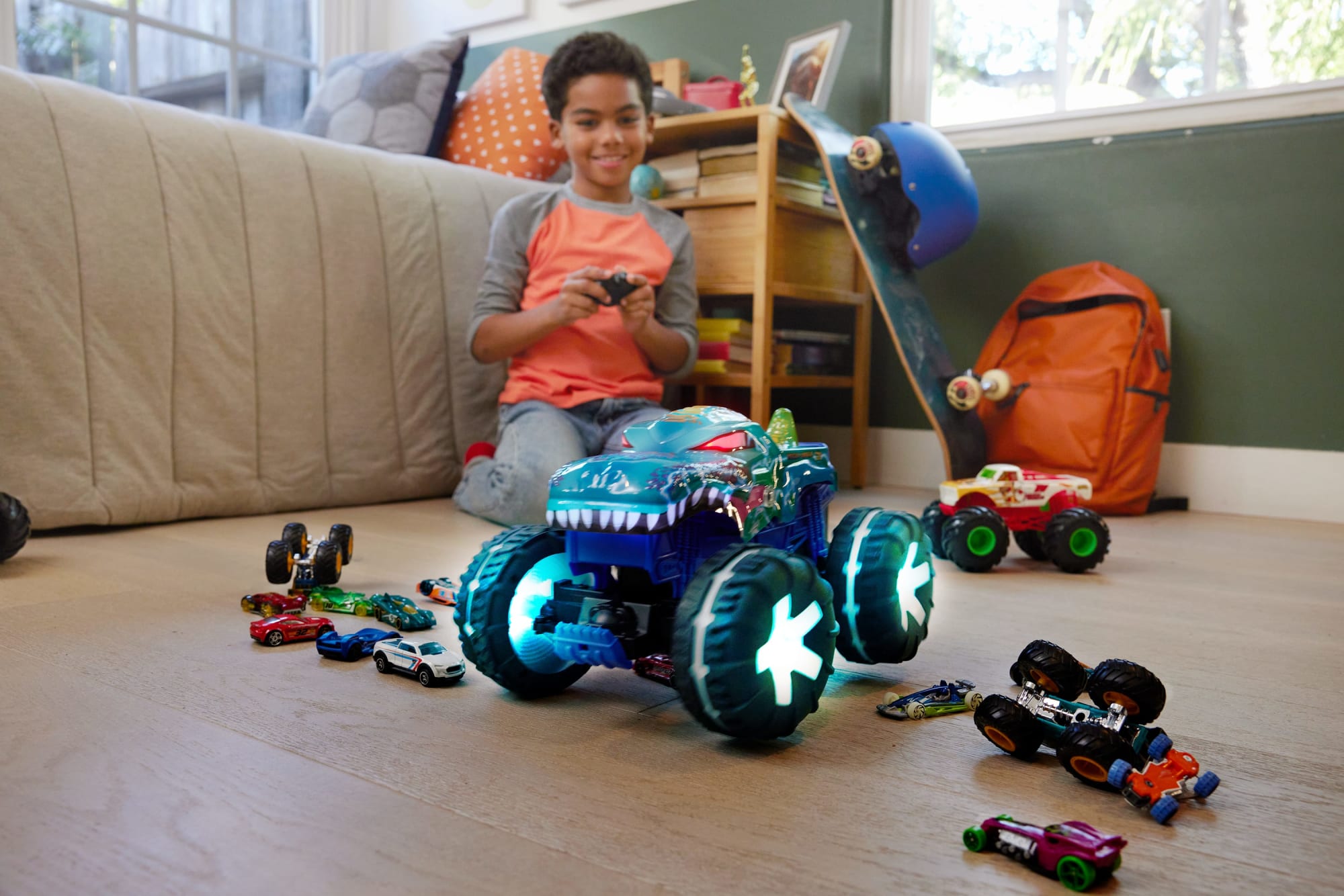 Hot Wheels Monster Trucks Vehículo a Control Remoto Mega Wrex Luces y ...