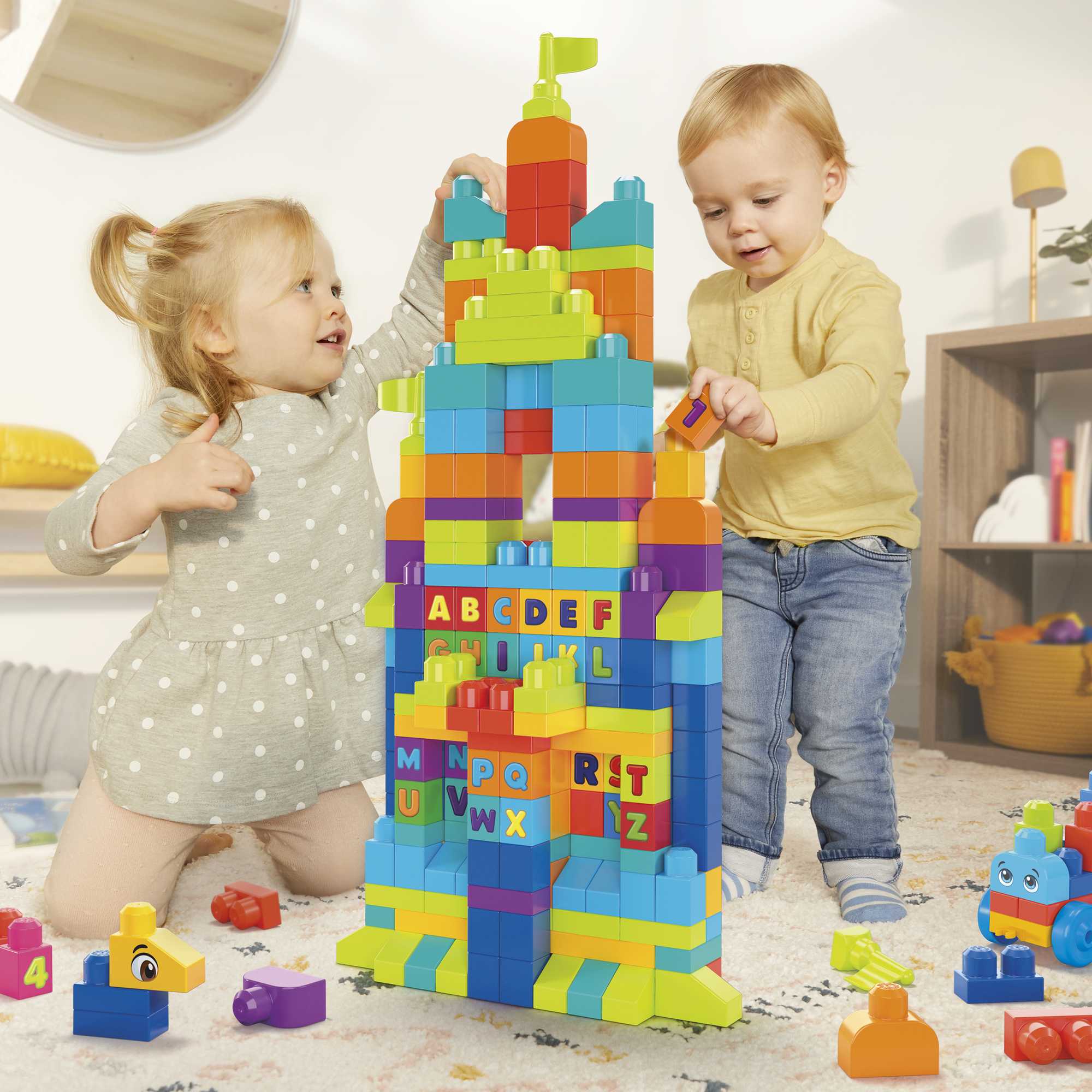 MEGA BLOKS Even Bigger Building Bag | Mattel