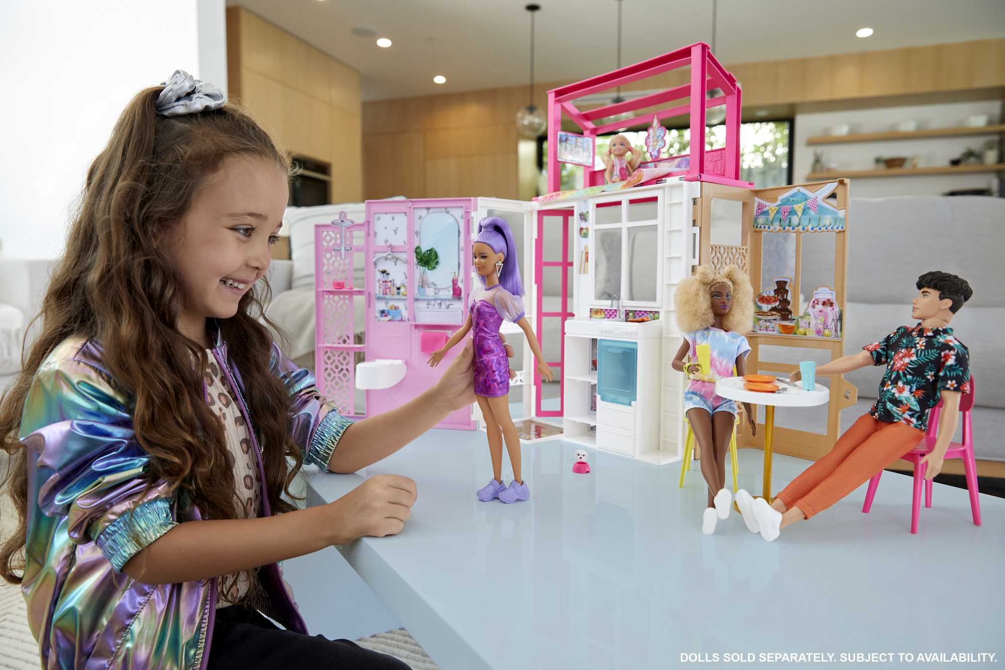 Barbie house Malibu, two-story folding doll house with furniture