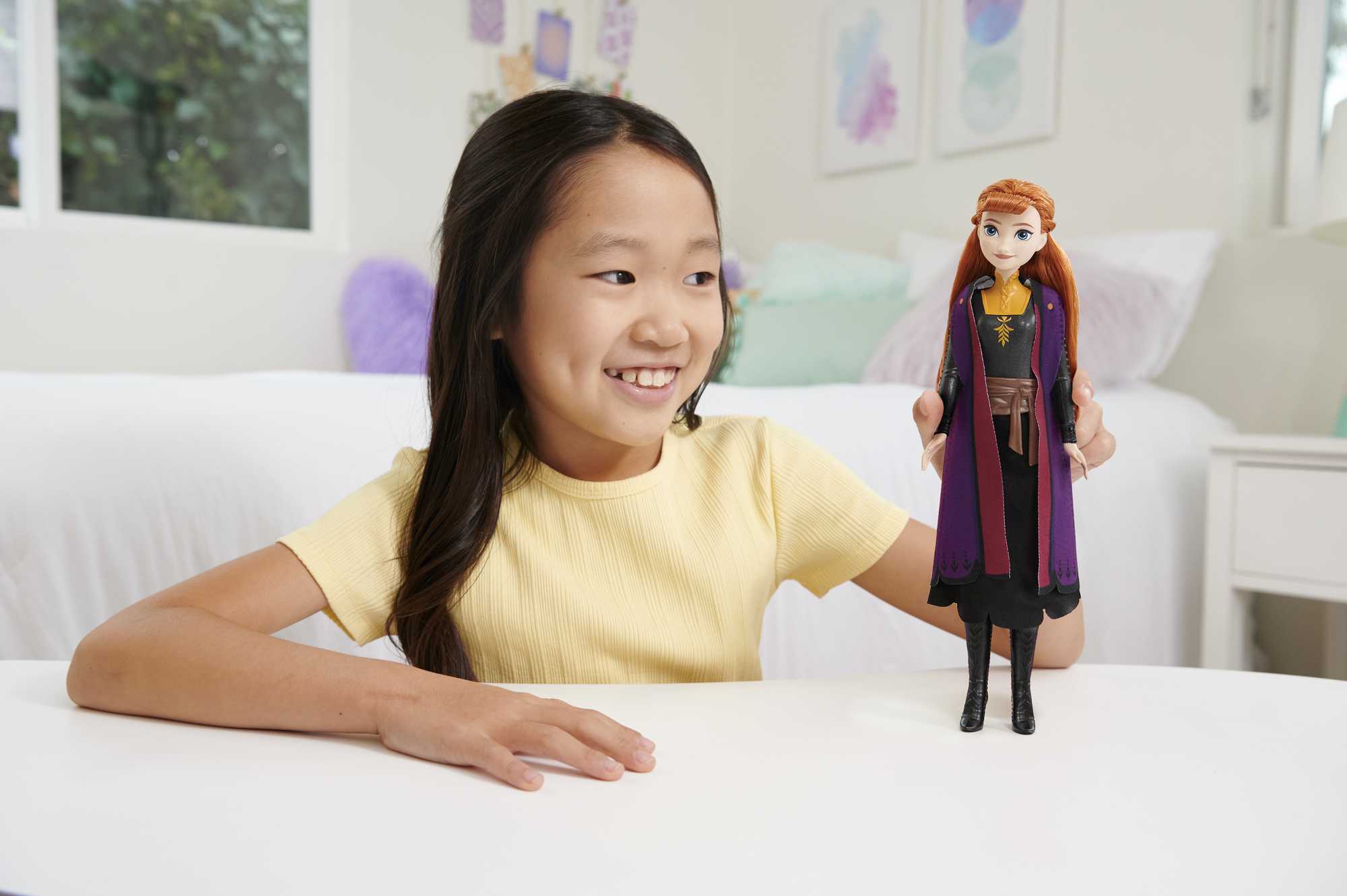 Disney-La Reine des Neiges 2-Anna-Poupée Avec Habillage et Accessoires