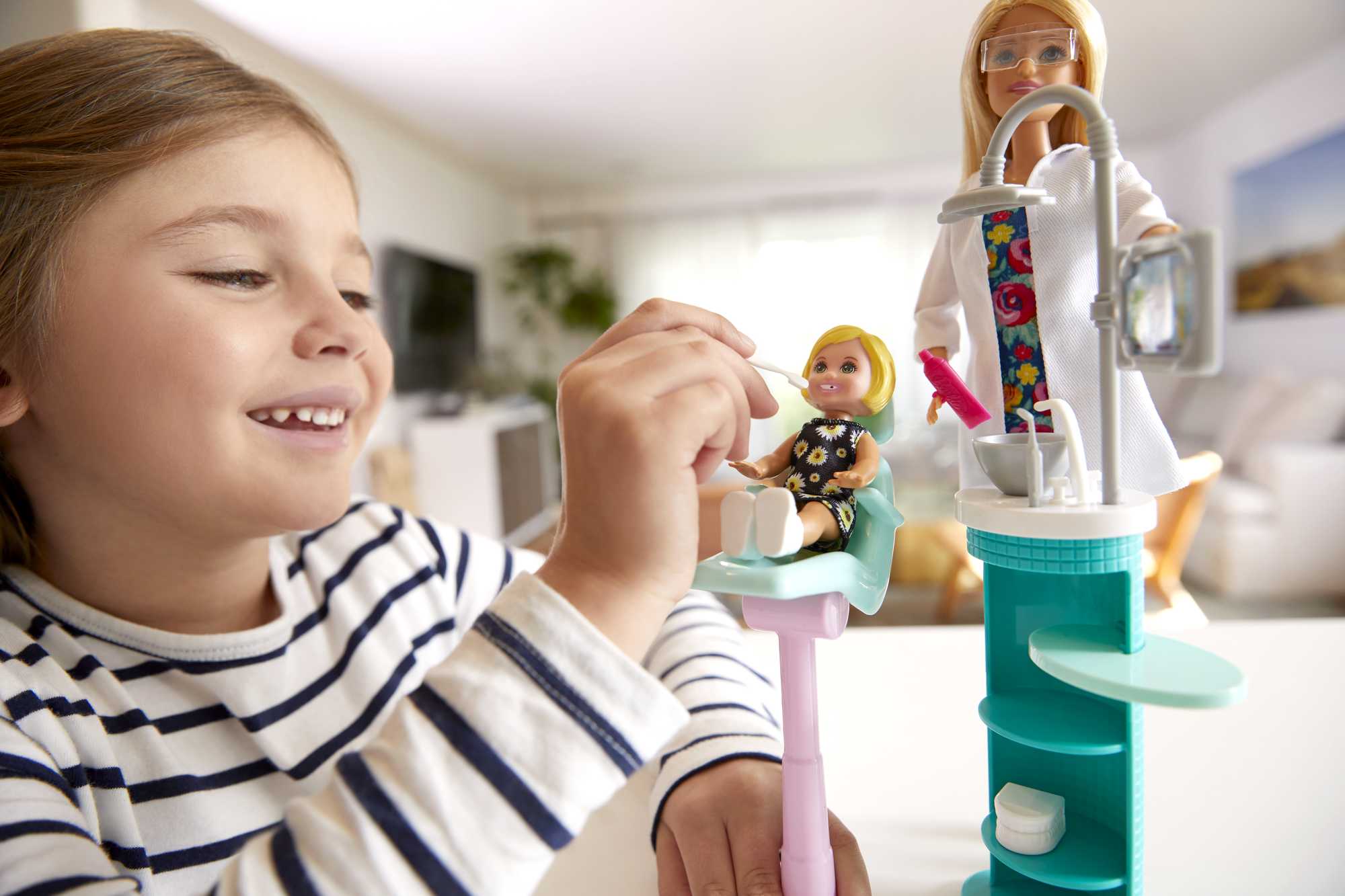 Barbie Dentist Doll & Playset | Mattel