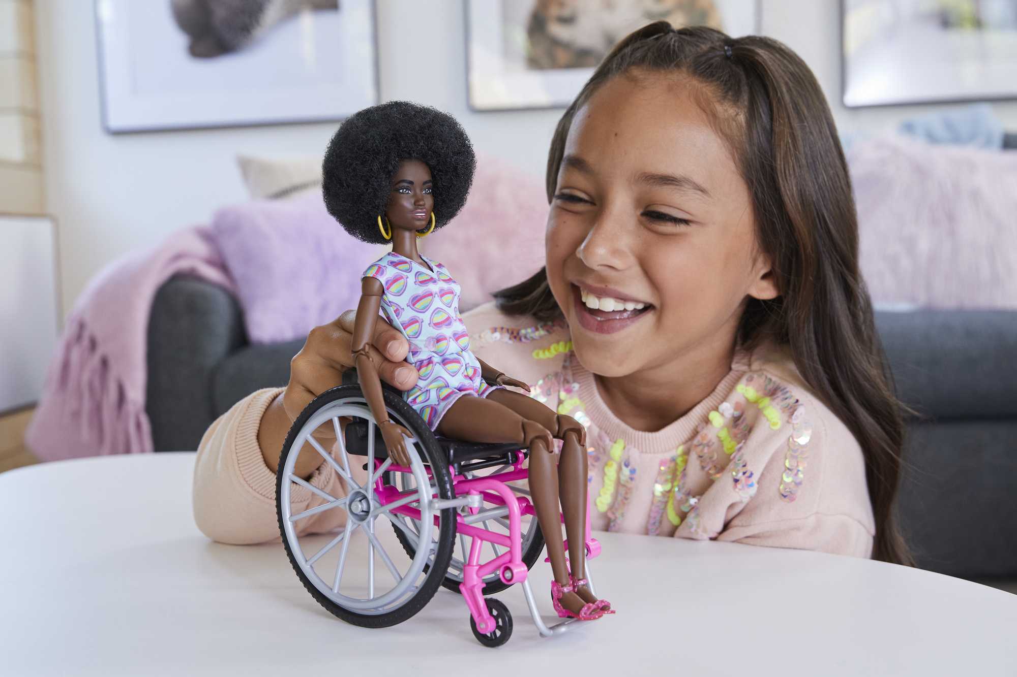 Barbie Fashionistas Poupée Avec Fauteuil Roulant et Rampe