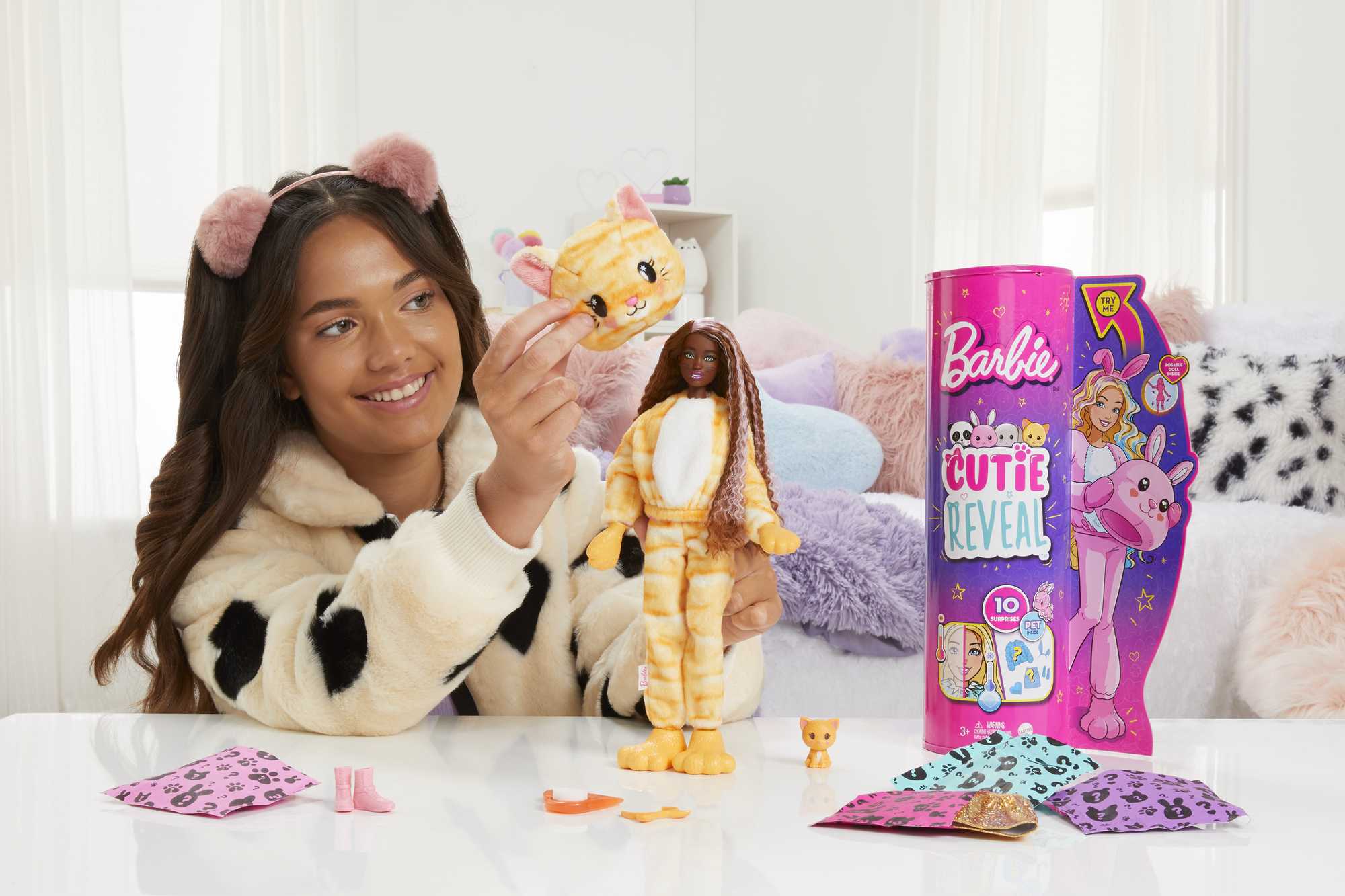  Barbie Cutie Reveal Advent Calendar & Doll, Blue & Pink Hair,  25 Surprises Include Clothes, Accessories & Color-Change Pets : Everything  Else