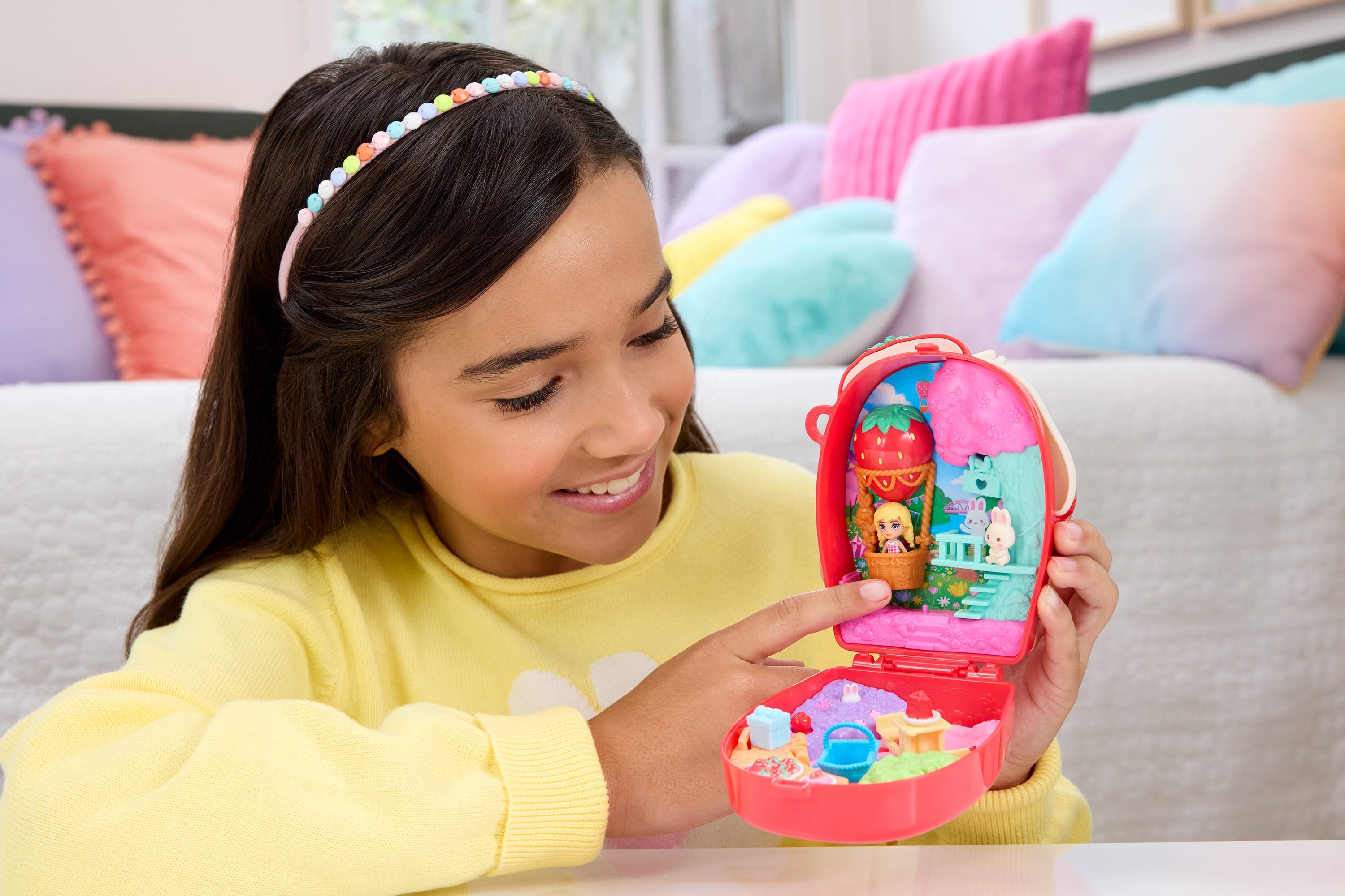 POLLY POCKET Picnic Bunny Compact | Mattel