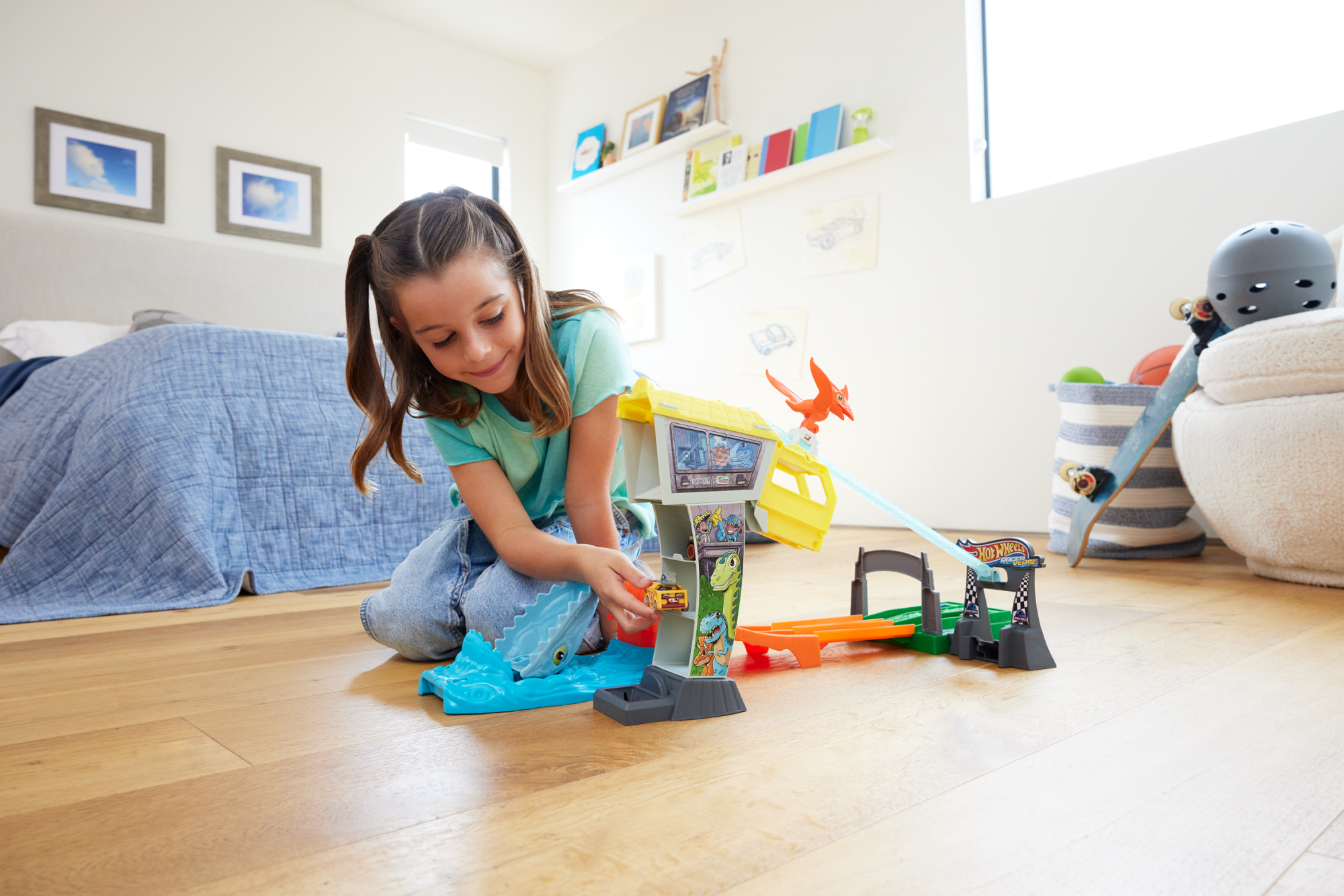 HOT WHEELS RACERVERSE™ Blue's Raptor Rush Track Set | Mattel
