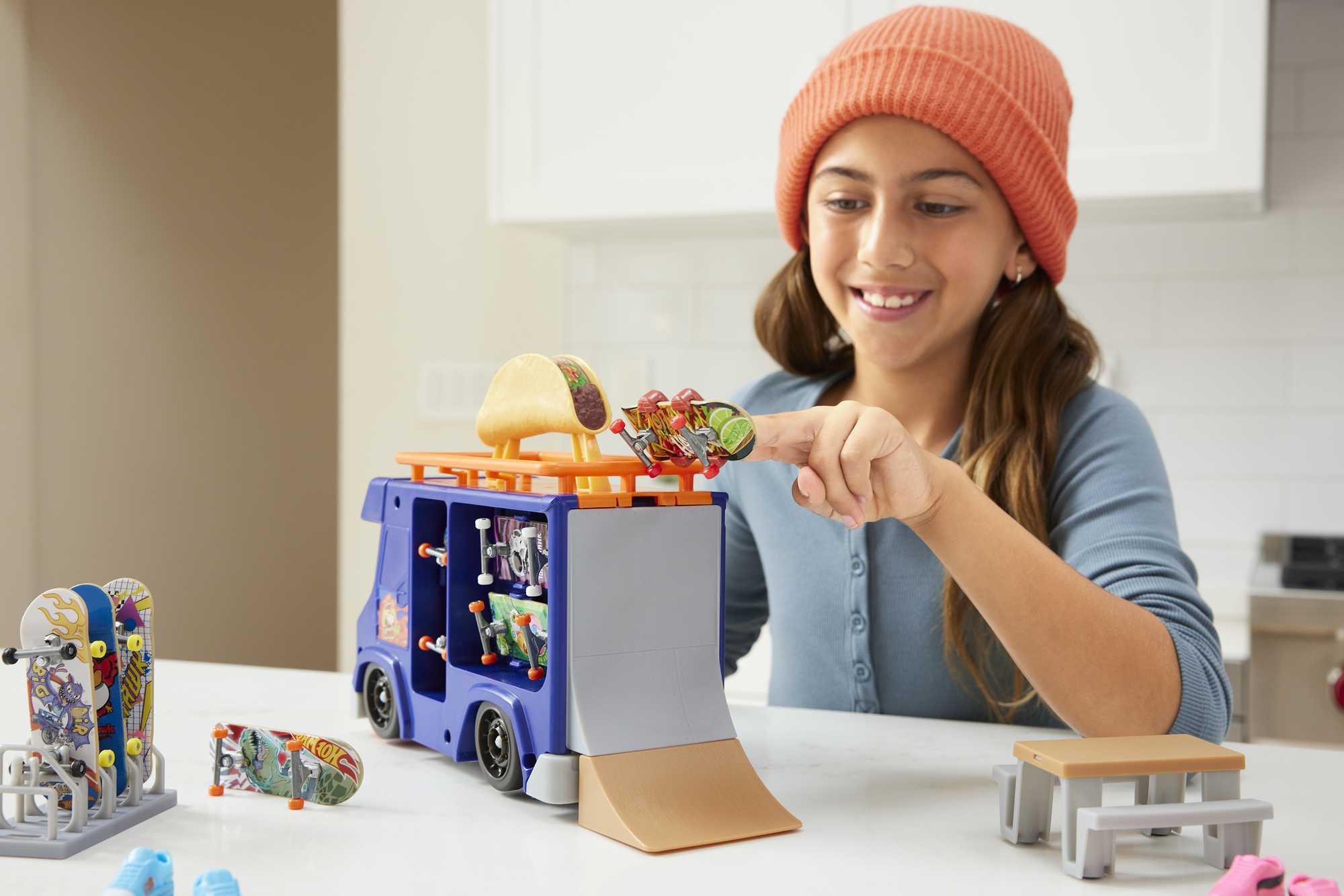 Hot Wheels Skate Taco Truck Play Case | Mattel