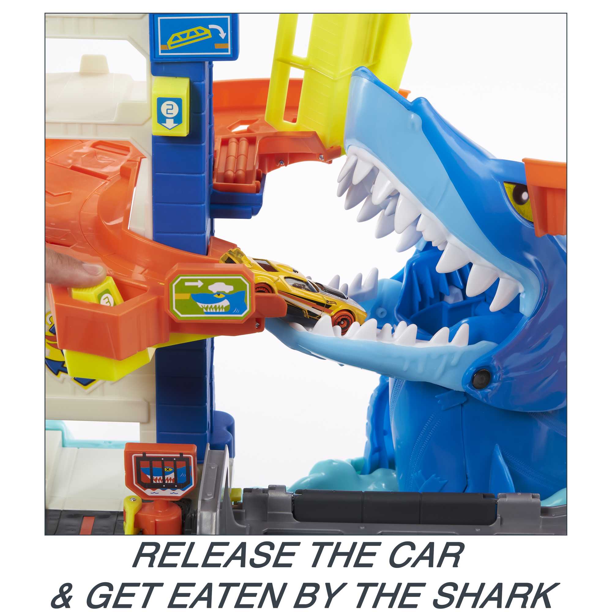 Hot Wheels City Attacking Shark Escape Playset with 1 Toy Car in 1:64 Scale  