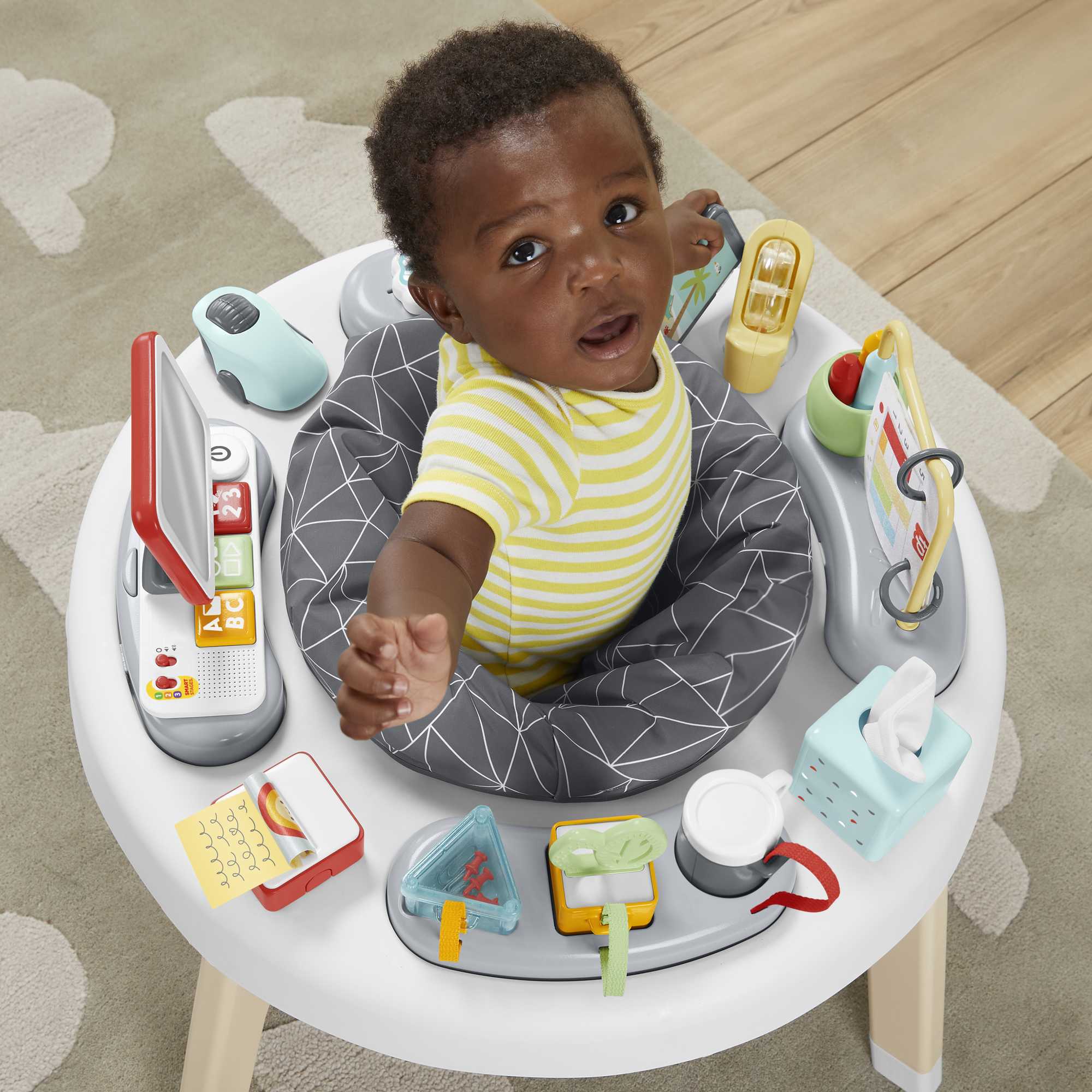  Fisher-Price Baby Juguete de aprendizaje 2 en 1 para niños  pequeños como un centro de actividades de jefe y mesa de juego con luces,  música y sonidos : Juguetes y Juegos