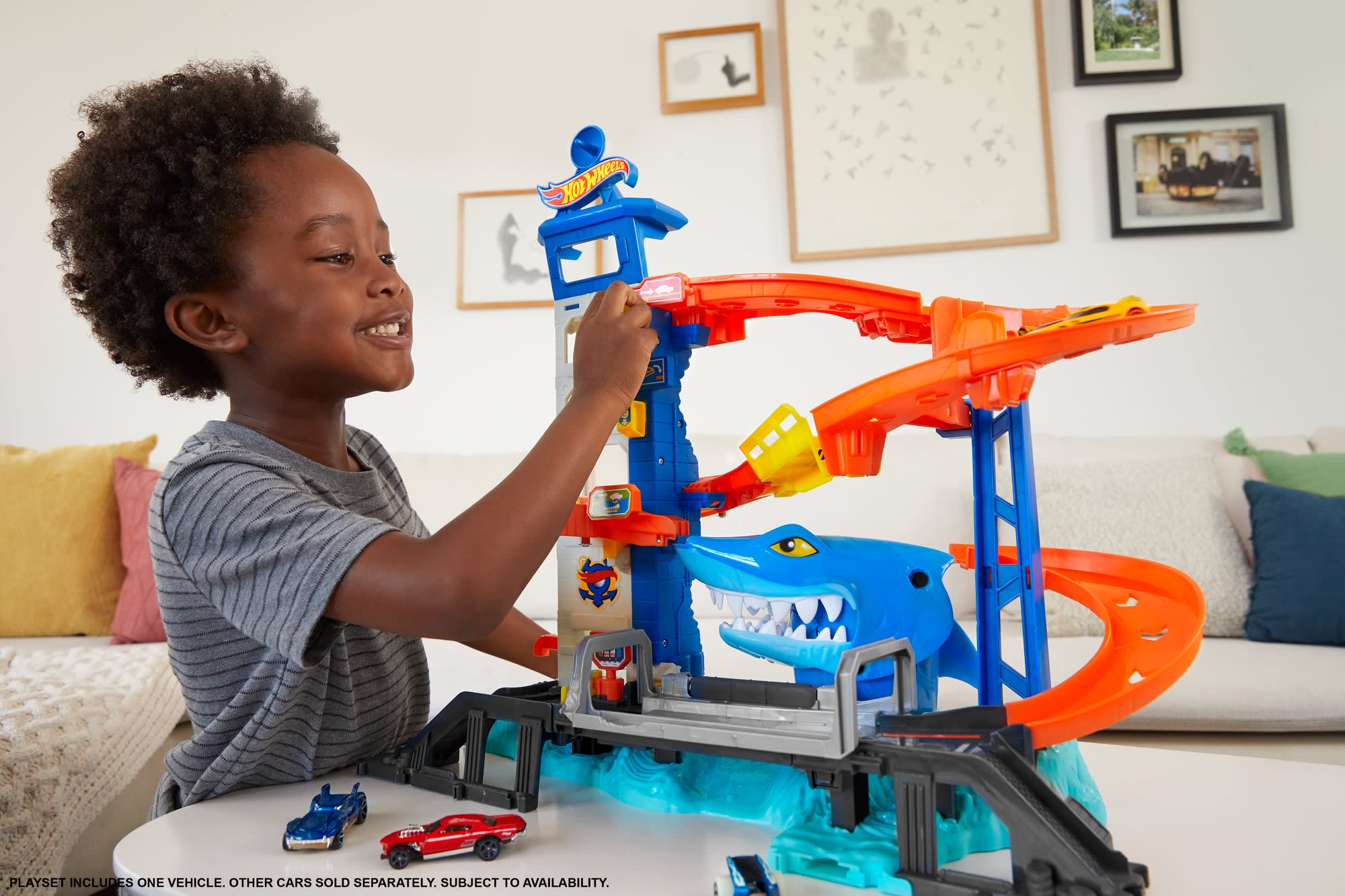 Garage Hot Wheels + lot de 6 voitures et requin | Kaufen auf Garage Hot Wheels + lot de 6 voitures et requin | Kaufen auf